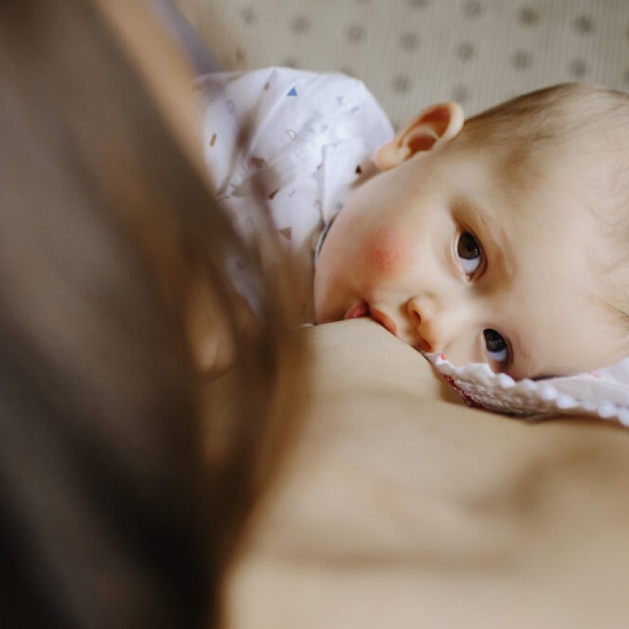 how much to breastfeed a newborn